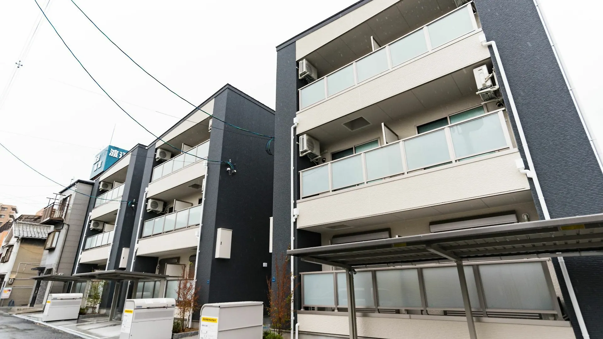 Fds Bijou Suites Osaka 3*,